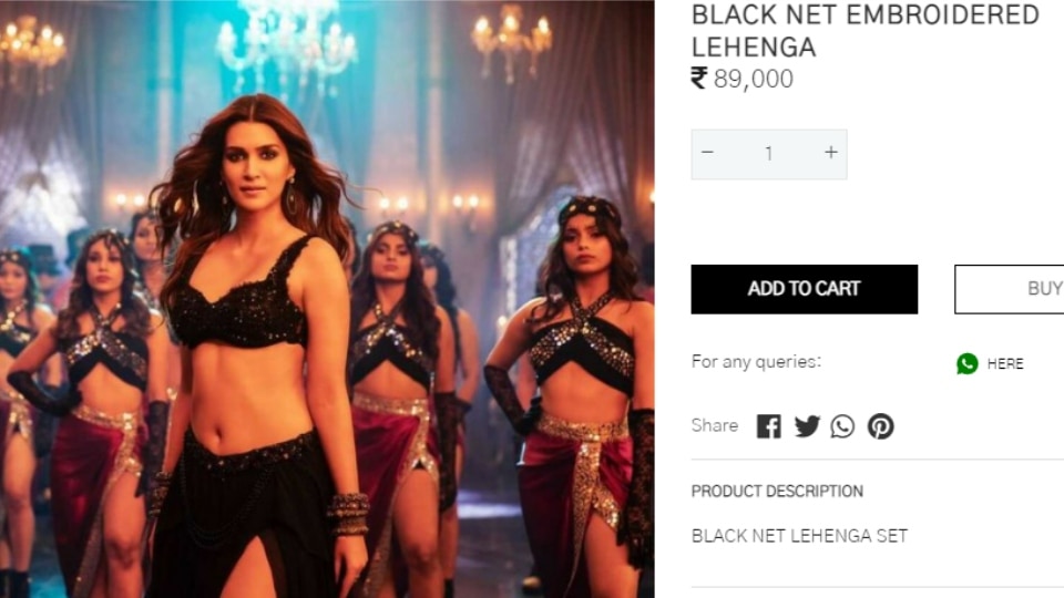 Kriti Sanon's black embellished lehenga set.&nbsp;(neeturohra.in)