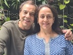 Hema Malini shared a picture with Dharmendra.