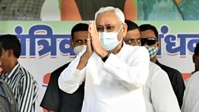 Bihar chief minister Nitish Kumar during by-election campaign at Kusheshwar Sthan assembly constituency in Darbhanga, Bihar, India, on Tuesday. He later responded to RJD boss Lalu Prasad Yadav’s attack. (HT Photo/Santosh Kumar) Bihar chief minister Nitish Kumar during by-election campaign at Kusheshwar Sthan assembly constituency in Darbhanga, Bihar, India, on Tuesday. He later responded to RJD boss Lalu Prasad Yadav’s attack. (HT Photo/Santosh Kumar)