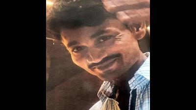 Rajesh Prajapati of Rafiganj of Bihar who had decamped with  ₹26 lakh from a hosiery factory In Ludhiana. (Ht Photo)