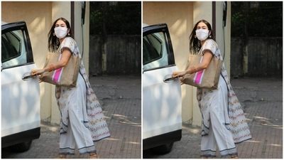 All masked up, Sara posed for the cameras. (HT Photos/Varinder Chawla) All masked up, Sara posed for the cameras. (HT Photos/Varinder Chawla)