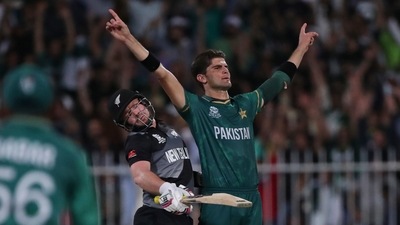 Pakistan's Shaheen Afridi celebrates the dismissal of New Zealand's Tim Seifert during the Cricket Twenty20 World Cup match between New Zealand and Pakistan in Sharjah, UAE, Tuesday, Oct. 26, 2021. (AP Photo/Aijaz Rahi) (AP) Pakistan's Shaheen Afridi celebrates the dismissal of New Zealand's Tim Seifert during the Cricket Twenty20 World Cup match between New Zealand and Pakistan in Sharjah, UAE, Tuesday, Oct. 26, 2021. (AP Photo/Aijaz Rahi) (AP)