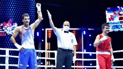 Akash Sangwan (in blue)
