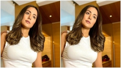 In an indoor setup, Hina posed for pictures. (Instagram/@realhinakhan) In an indoor setup, Hina posed for pictures. (Instagram/@realhinakhan)