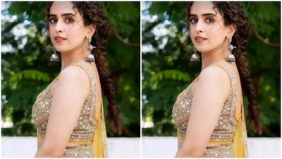 In maroon eyeshadow, drawn eyebrows, mascara-laden eyelashes, maroon shade of lipstick and contoured cheeks, Sanya looked just too beautiful. (Instagram/@sanyamalhotra_) In maroon eyeshadow, drawn eyebrows, mascara-laden eyelashes, maroon shade of lipstick and contoured cheeks, Sanya looked just too beautiful. (Instagram/@sanyamalhotra_)