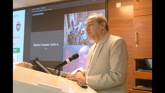 AMU vice-chancellor Tariq Mansoor congratulated all the health workers for their tireless effort due to which the country was able to achieve the target. (HT Photo)