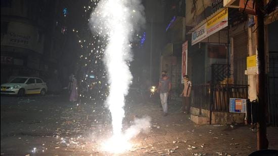 The Pune Municipal Corporation (PMC) has decided to allow permission for firecracker stalls in the city, with the Pune police issuing a separate order prohibiting the bursting of noisy firecrackers between 10pm and 6am. (HT PHOTO)