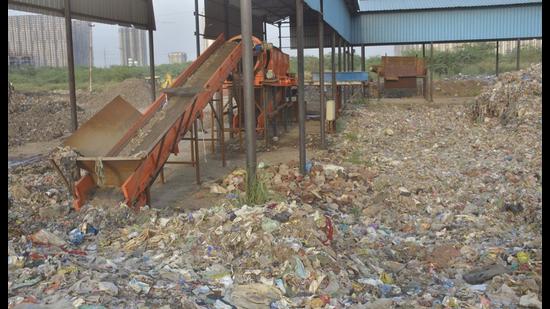 The tribunal also directed inspections by its oversight committee to monitor the legacy waste processing at the Pratap Vihar landfill, which was shut in January 2019. (Sakib Ali/HT)