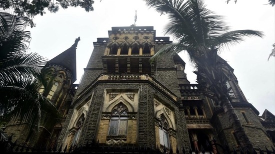 The submission was in response to a suggestion made by the Bombay HC earlier whereby Justice Patel asked ZEEL if it was willing to hold such a meeting.(HT File) The submission was in response to a suggestion made by the Bombay HC earlier whereby Justice Patel asked ZEEL if it was willing to hold such a meeting.(HT File)