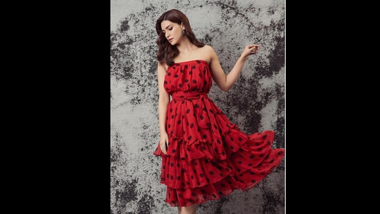 Kriti Sanon acing her look in a midi dress. (KritiSanon/Instagram)