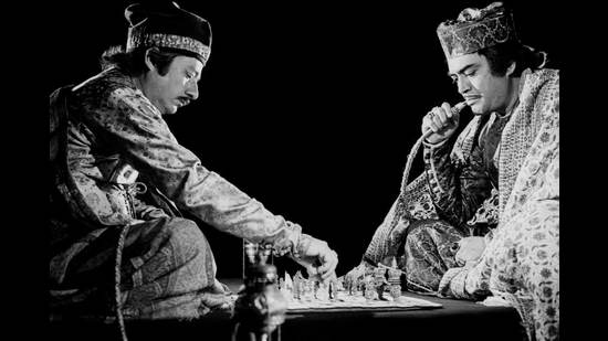 Shatranj Ke Khilari was filmmaker Satyajit Ray’s first non-Bengali Hindi feature film. Shatranj Ke Khilari was filmmaker Satyajit Ray’s first non-Bengali Hindi feature film.