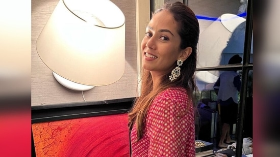 Mira Rajput drops festive make-up routine with tanned skin wearing ₹50k sharara set
