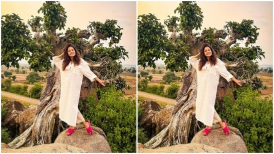 Nushrratt accessorised her look for the day with a contrasting pair of bright pink flipflops.(Instagram/@nushrrattbharuccha)