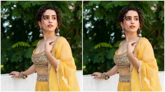 Sanya shared a set of pictures of herself in an ethnic ensemble and made her fans drool.(Instagram/@sanyamalhotra_)