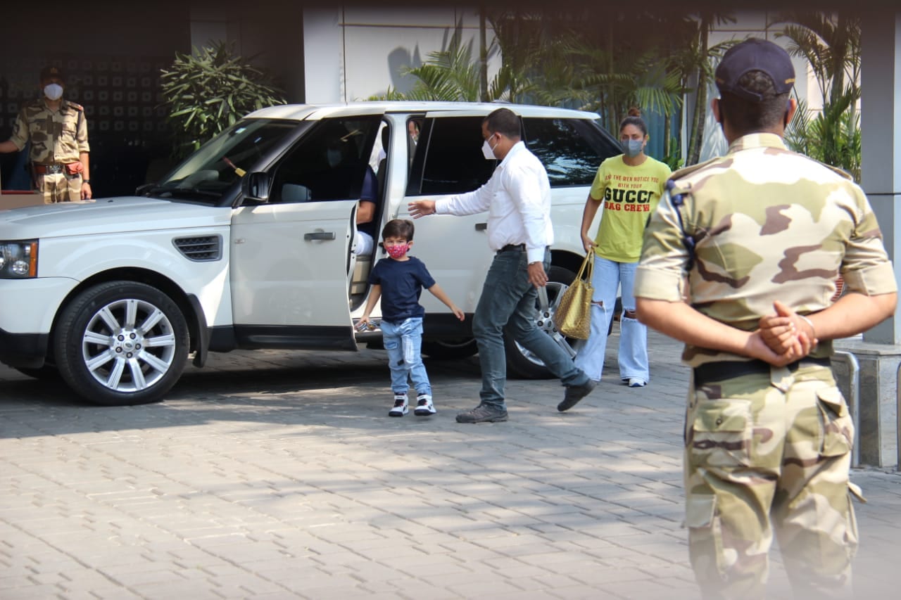Saif Ali Khan and Kareena Kapoor head off on another family vacay.&nbsp;(Varinder Chawla. )