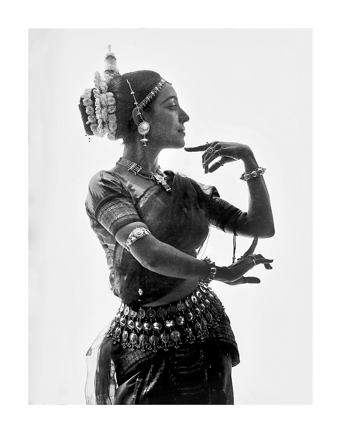 Odissi dancer Madhavi Mudgal, as captured by Avinash Pasricha. Odissi dancer Madhavi Mudgal, as captured by Avinash Pasricha.