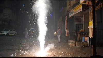 The Maharashtra Pollution Control Board (MPCB) has taken steps to allow sale of firecrackers with low sound levels as compared to previous years for Diwali in Pune. (HT (PIC FOR REPRESENTATION)) The Maharashtra Pollution Control Board (MPCB) has taken steps to allow sale of firecrackers with low sound levels as compared to previous years for Diwali in Pune. (HT (PIC FOR REPRESENTATION))