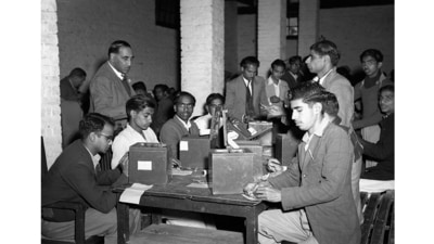 Counting of votes being done in the presence of a Delhi Magistrate, January 1952. (Courtesy Photo Division, PIB)