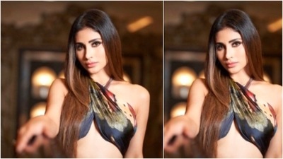 With her long, straight, coloured hair middle-parted and left open, Mouni Roy gave some million-dollar poses for the camera. (Instagram/@imouniroy) With her long, straight, coloured hair middle-parted and left open, Mouni Roy gave some million-dollar poses for the camera. (Instagram/@imouniroy)