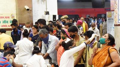 Covid testing of passengers arriving from other states, at Patna junction in Bihar. (HT File)