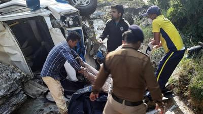 A team of the State Disaster Response Force (SDRF) retrieving bodies of five tourists from a gorge in Bageshwar district on Wednesday. (HT PHOTO.)