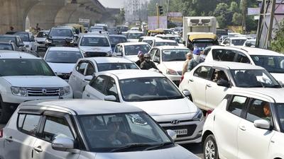 Vehicles stuck in a traffic jam in Ludhiana on Wednesday. (Harsimar Pal Singh/Hindustan Times)
