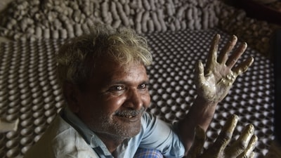 Many people are boycotting Chinese lights this Diwali and are purchasing earthen diyas made by Indian potters. (HT Photo/Deepak Gupta)