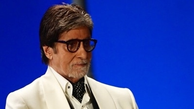 Amitabh Bachchan reveals a bat has been visiting his house, leaving some &nbsp;of the family members ‘petrified’.