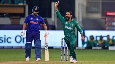Pakistan's Mohammad Hafeez appeals unsuccessfully for the dismissal of India's Rishabh Pant during the Cricket Twenty20 World Cup match between India and Pakistan in Dubai, UAE, Sunday, Oct. 24, 2021. (AP)