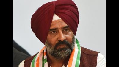 The delegation handed over a proposed roadmap of the development of higher education in rural areas in the state to Punjab education minister Pargat Singh. (HT Photo) The delegation handed over a proposed roadmap of the development of higher education in rural areas in the state to Punjab education minister Pargat Singh. (HT Photo)