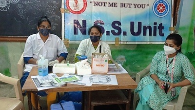 Staff at Mohinder Singh Kabul Singh College wait for students to arrive for vaccination in Kalyan (W) on Wednesday. (RISHIKESH CHOUDHARY/HT PHOTO)
