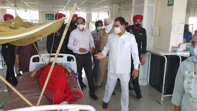 Punjab deputy chief minister OP Soni inspecting the dengue ward at the civil hospital in Mohali. Punjab deputy chief minister OP Soni inspecting the dengue ward at the civil hospital in Mohali.