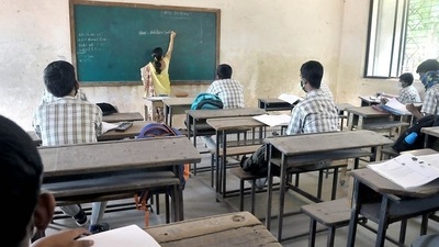 Schools, educational institutes in Delhi allowed to reopen from Nov 1: Sisodia (HT PHOTO)