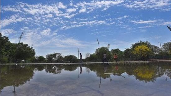 A file photo of New Delhi’s skyline. The Capital saw a colder Wednesday morning, with the temperature likely to dip to 15°C. (Raj K Raj / Hindustan Times)