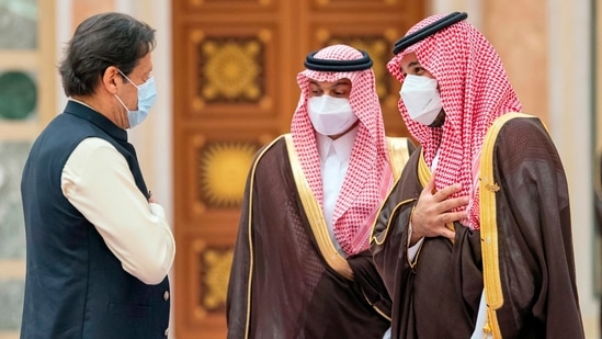 Riyadh: In this photo provided by the Saudi Royal Palace, Saudi Crown Prince Mohammed bin Salman, right, greets Pakistan's prime minister Imran Khan, left, during the Green Initiative Summit in Riyadh, Saudi Arabia, on Monday, Oct. 25. (AP) Riyadh: In this photo provided by the Saudi Royal Palace, Saudi Crown Prince Mohammed bin Salman, right, greets Pakistan's prime minister Imran Khan, left, during the Green Initiative Summit in Riyadh, Saudi Arabia, on Monday, Oct. 25. (AP)