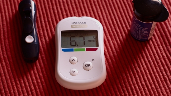 Manage blood sugar levels: It is important to keep your blood sugar levels in check. Almonds are low in sugar and carbohydrates and high in magnesium so having an ounce of almonds will help maintain your blood sugar levels.(Unsplash)