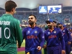 Shaheen Afridi of Pakistan and Virat Kohli of India shake hands. (Getty) Shaheen Afridi of Pakistan and Virat Kohli of India shake hands. (Getty)
