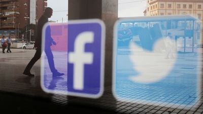 The UK's online safety bill calls for a regulator to ensure tech companies comply with rules requiring them to remove dangerous or harmful content (File Photo / Reuters) The UK's online safety bill calls for a regulator to ensure tech companies comply with rules requiring them to remove dangerous or harmful content (File Photo / Reuters)