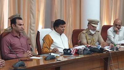 Haryana Vidhan Sabha speaker Gian Chand Gupta and others addressing a press conference in Chandigarh on Thursday over fake interview letters. (HT Photo) Haryana Vidhan Sabha speaker Gian Chand Gupta and others addressing a press conference in Chandigarh on Thursday over fake interview letters. (HT Photo)