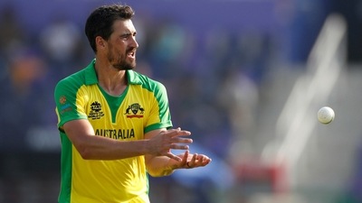 Cricket - ICC Men's T20 World Cup 2021 - Super 12 - Group 1 - Australia v South Africa - Zayed Cricket Stadium, Abu Dhabi, United Arab Emirates - October 23, 2021 Australia's Mitchell Starc (REUTERS)