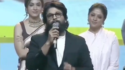 Allu Arjun speaking about Sooryavanshi on stage. Allu Arjun speaking about Sooryavanshi on stage.