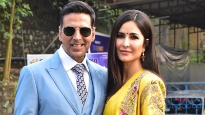 Akshay Kumar and Katrina Kaif outside the sets of Kaun Banega Crorepati (KBC) 13 for Sooryavanshi promotions. (Varinder Chawla) Akshay Kumar and Katrina Kaif outside the sets of Kaun Banega Crorepati (KBC) 13 for Sooryavanshi promotions. (Varinder Chawla)