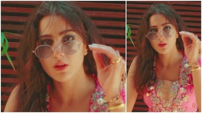 Sara Ali Khan left her hair open and gave some beautiful, elegant poses for the camera. (Instagram/@saraalikhan95)