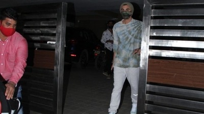 Ranbir Kapoor was spotted outside a clinic in Bandra. (Varinder Chawla) Ranbir Kapoor was spotted outside a clinic in Bandra. (Varinder Chawla)