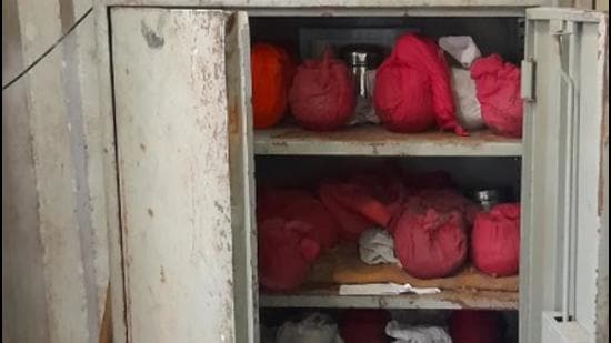 MBMC deputy municipal commissioner Ajit Muthe said after getting the civic body nod on the urns, the officials might immerse the ashes of the Covid victims either at Bhayander creek or in the Arabian Sea.