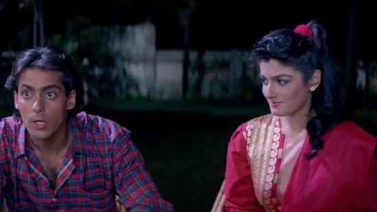 Salman Khan and Raveena Tandon in Patthar Ke Phool.