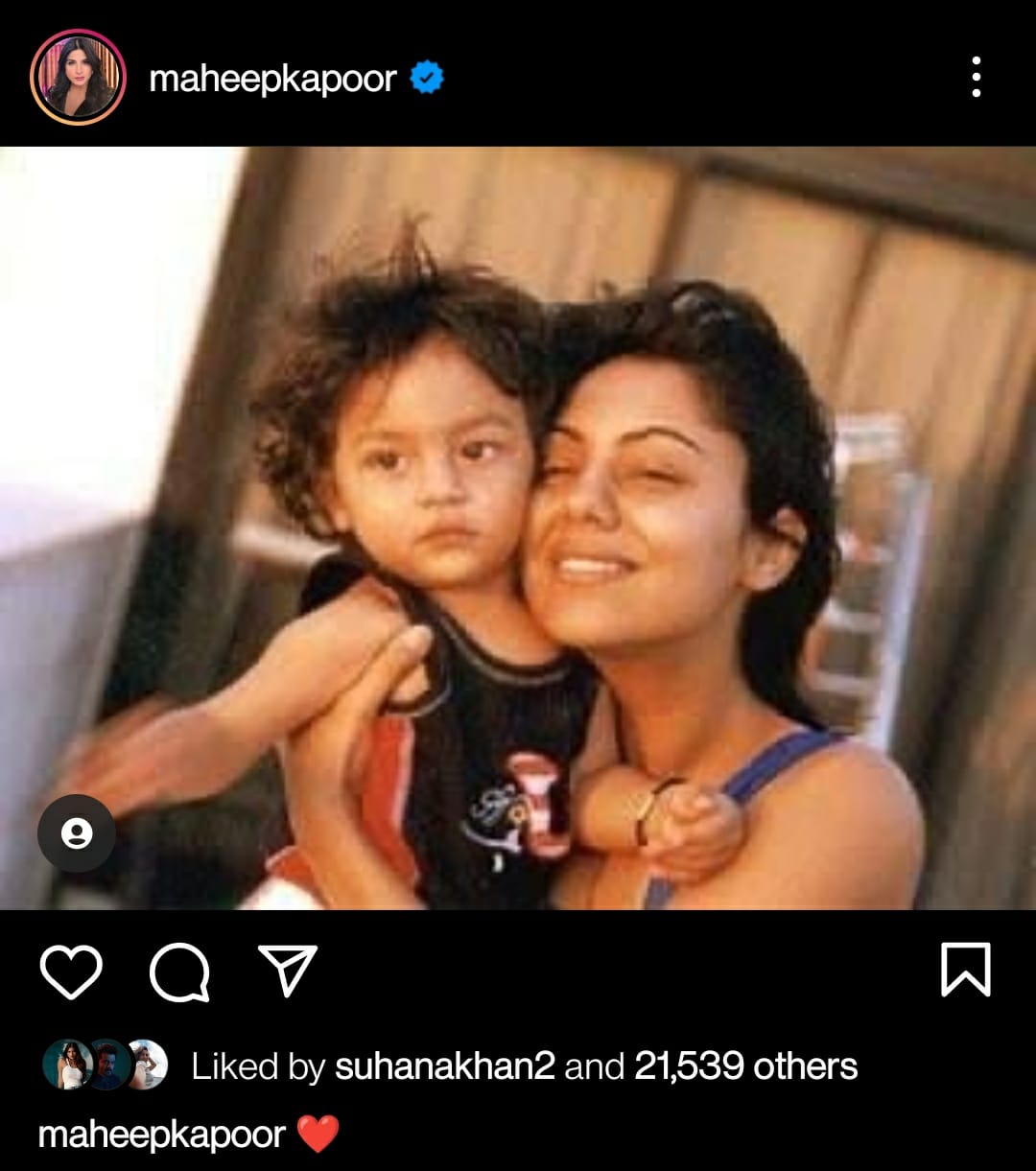 Suhana Khan reacts to Maheep Kapoor's post featuring Gauri Khan and Aryan Khan.&nbsp;