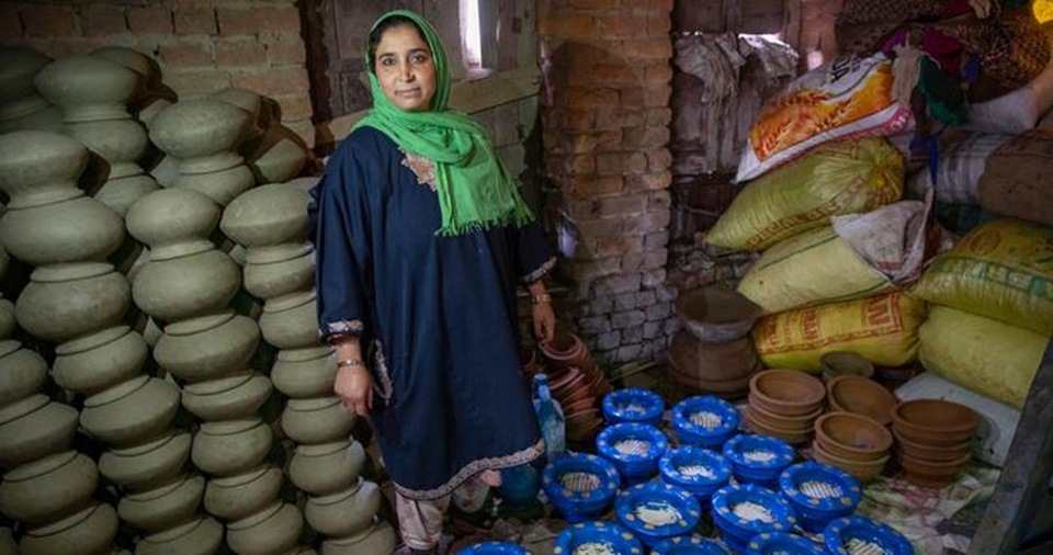 Dilshada Bilal's best-selling pottery works include electric cooking heaters and firepots(Samaan Lateef/DW) Dilshada Bilal's best-selling pottery works include electric cooking heaters and firepots(Samaan Lateef/DW)