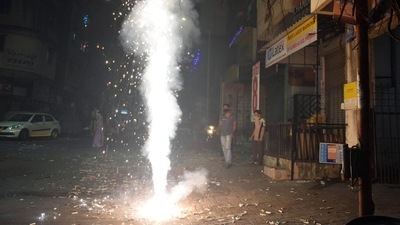 The Centre has warned the state of rising Covid-19 cases in Bengal after the Durga Puja. The Centre has warned the state of rising Covid-19 cases in Bengal after the Durga Puja.