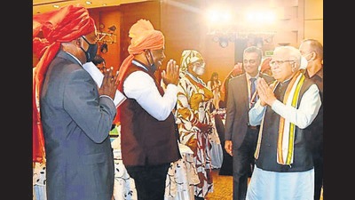 Haryana chief minister ML Khattar greeting African diplomats at the Haryana-Africa Conclave in Chandigarh on Friday. (HT Photo) Haryana chief minister ML Khattar greeting African diplomats at the Haryana-Africa Conclave in Chandigarh on Friday. (HT Photo)